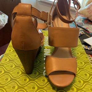 Like new tan wedges for summer